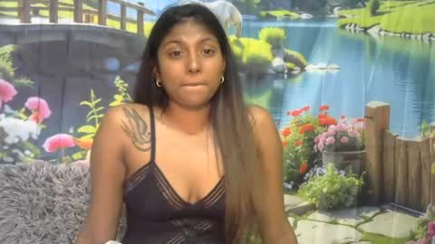indianqtpie6 online show from August 11, 8:33 pm
