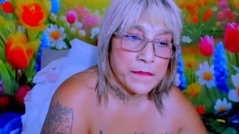 indianroxy27 online show from August 8, 12:16 pm
