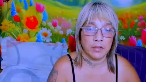 indianroxy27 online show from August 9, 7:31 am