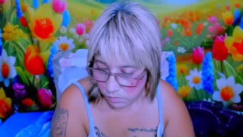 indianroxy27 online show from August 9, 3:24 pm