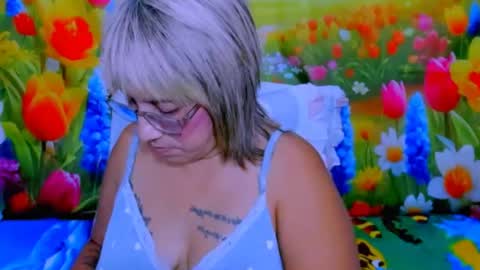 indianroxy27 online show from August 9, 11:50 pm