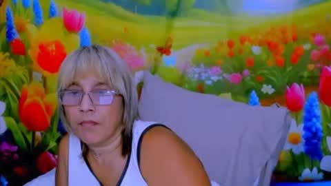 indianroxy27 online show from August 11, 10:23 pm
