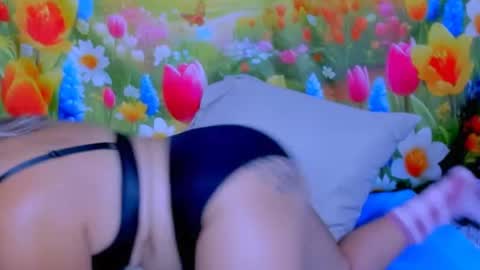 indianroxy27 online show from August 12, 10:28 am