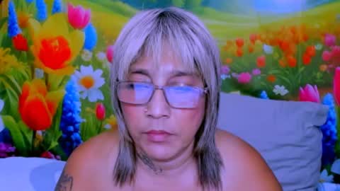 indianroxy27 online show from August 15, 4:11 pm
