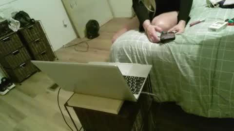 indulgeinfantasee online show from April 16, 5:59 am