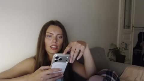 Sweet girl online show from May 28, 10:13 pm