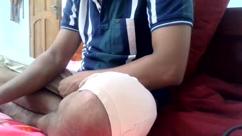Hairy Uncut online show from August 1, 9:10 pm