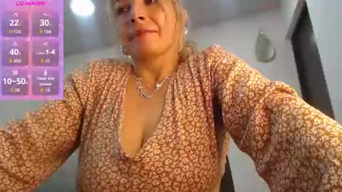 Nombre real Ingrid  online show from August 11, 6:43 pm