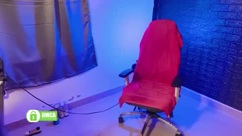 Miles online show from August 10, 8:27 am