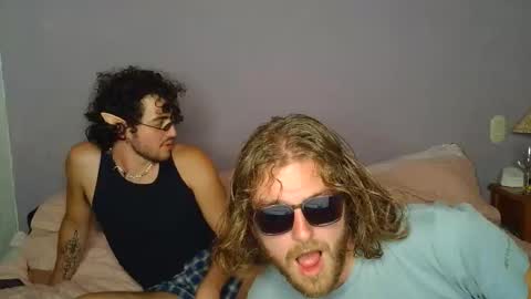 intellectual_guey online show from March 27, 4:05 am