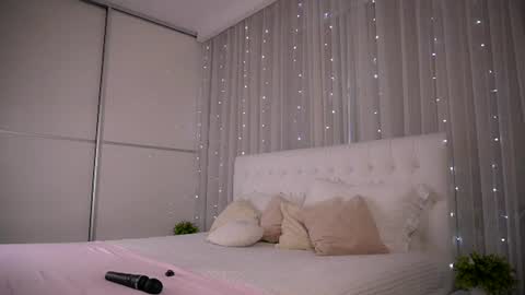 Ellie online show from August 11, 7:43 am