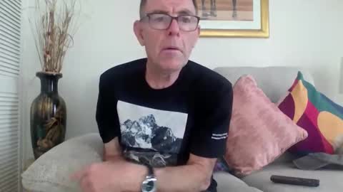 inthemood63 online show from June 6, 2:12 pm