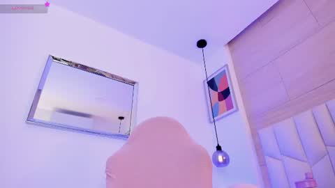 io_chie_ online show from August 10, 4:41 pm