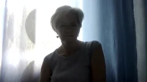 irinaa x online show from August 8, 4:45 am