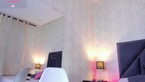iris_bells online show from July 28, 6:58 pm