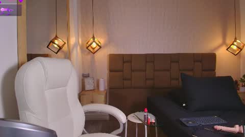 iris_kingsford online show from July 16, 12:11 am