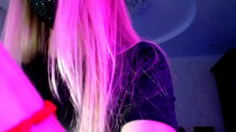 Lily online show from August 8, 5:35 pm
