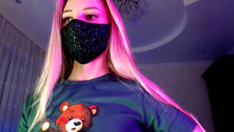 Lily online show from August 14, 6:22 pm