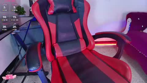 iris_roses online show from August 7, 6:52 pm
