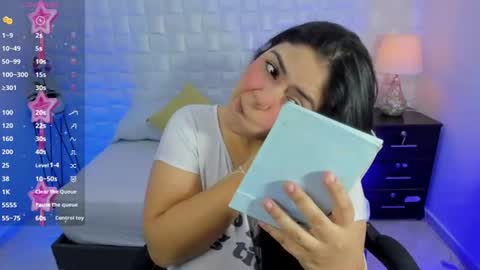 iris_torrez online show from August 8, 11:54 am