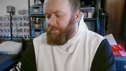 twitter theirishman205 online show from April 11, 3:34 pm