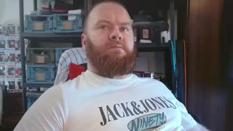 twitter theirishman205 online show from August 7, 12:16 pm