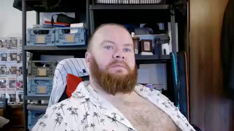 twitter theirishman205 online show from August 8, 11:21 am