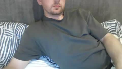 irishhighness95 online show from July 19, 9:50 pm