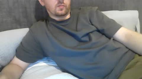 irishhighness95 online show from August 11, 2:13 am