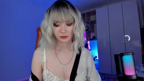 Miss Iris online show from June 9, 5:52 pm