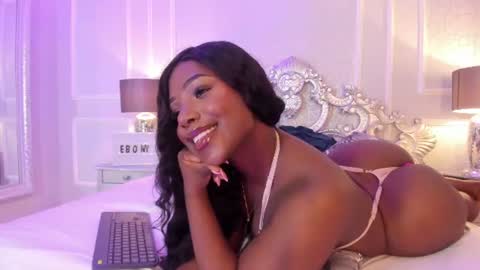 irisjones_ online show from August 8, 3:56 pm