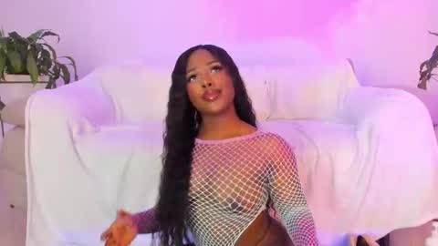 irisjones_ online show from August 12, 8:55 pm