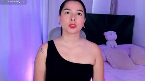 Iris Moira  online show from August 13, 1:14 pm