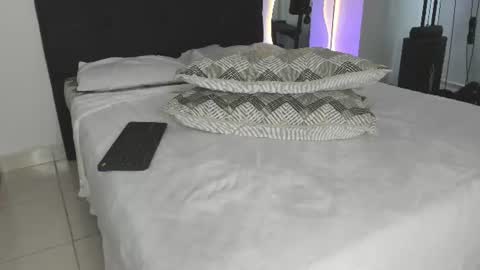 Iris online show from August 13, 2:42 pm