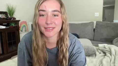 Irispink1 online show from May 24, 4:09 pm