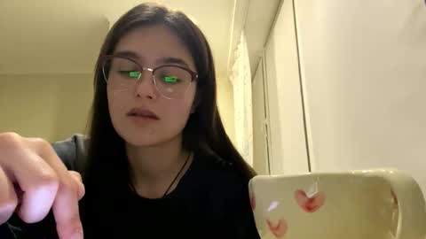 irisss31 online show from May 18, 7:03 pm