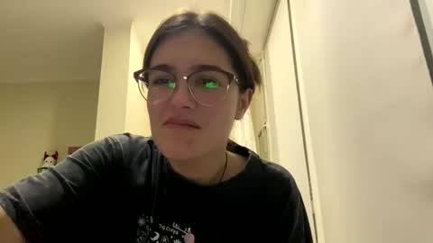 irisss31 online show from May 21, 6:53 pm
