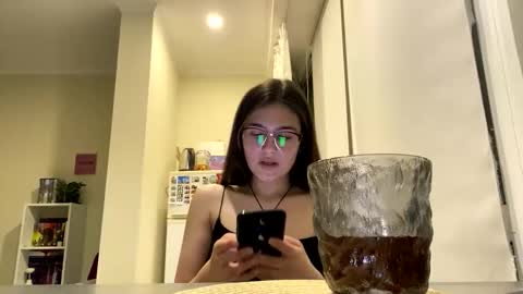 irisss31 online show from May 23, 7:50 pm