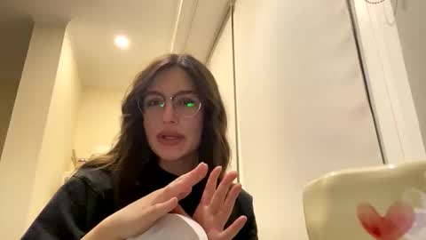 irisss31 online show from May 28, 7:28 pm