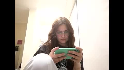 irisss31 online show from May 28, 8:34 pm