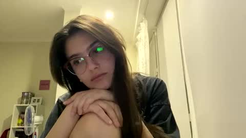 irisss31 online show from June 5, 7:30 pm