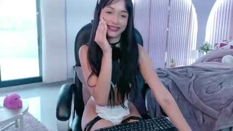 irissweetty online show from August 13, 11:24 am