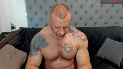 ironhulk22 online show from June 20, 4:07 pm