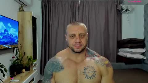 ironhulk22 online show from July 25, 11:47 am