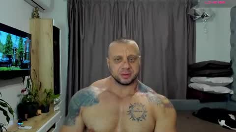 ironhulk22 online show from July 25, 1:04 pm