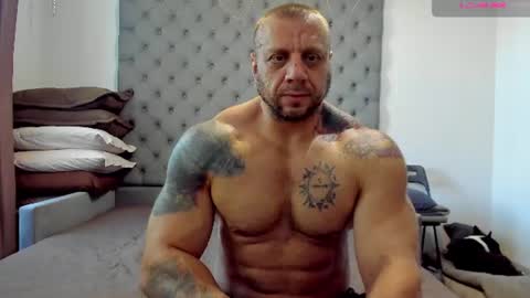 ironhulk22 online show from July 30, 10:33 am