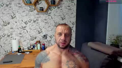 ironhulk22 online show from August 12, 6:21 pm