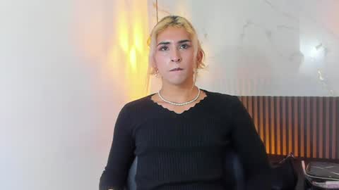 Isabella online show from July 28, 1:06 pm