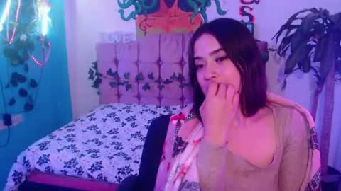 isa__rodriguez online show from July 25, 5:50 pm