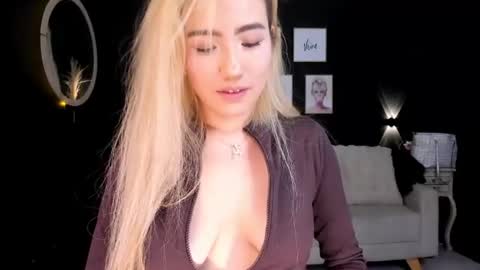 Isa Cortes  online show from August 6, 4:28 pm